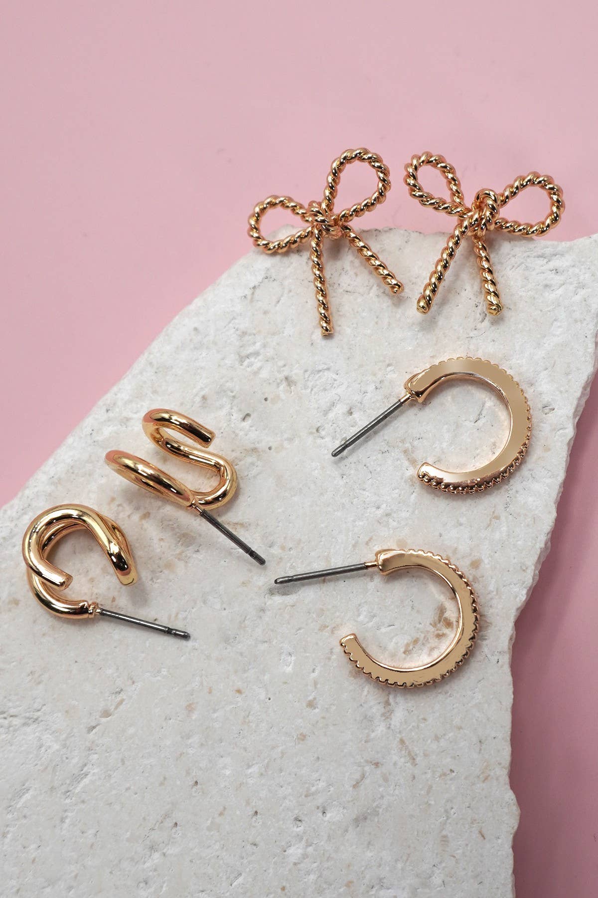 TRIO HUGGIE BOW HOOP TITANIUM POST EARRINGS | 80E06205: Gold